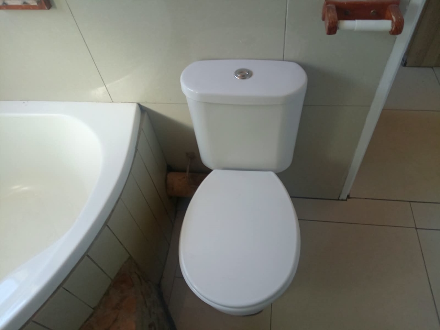 To Let 3 Bedroom Property for Rent in Lentegeur Western Cape